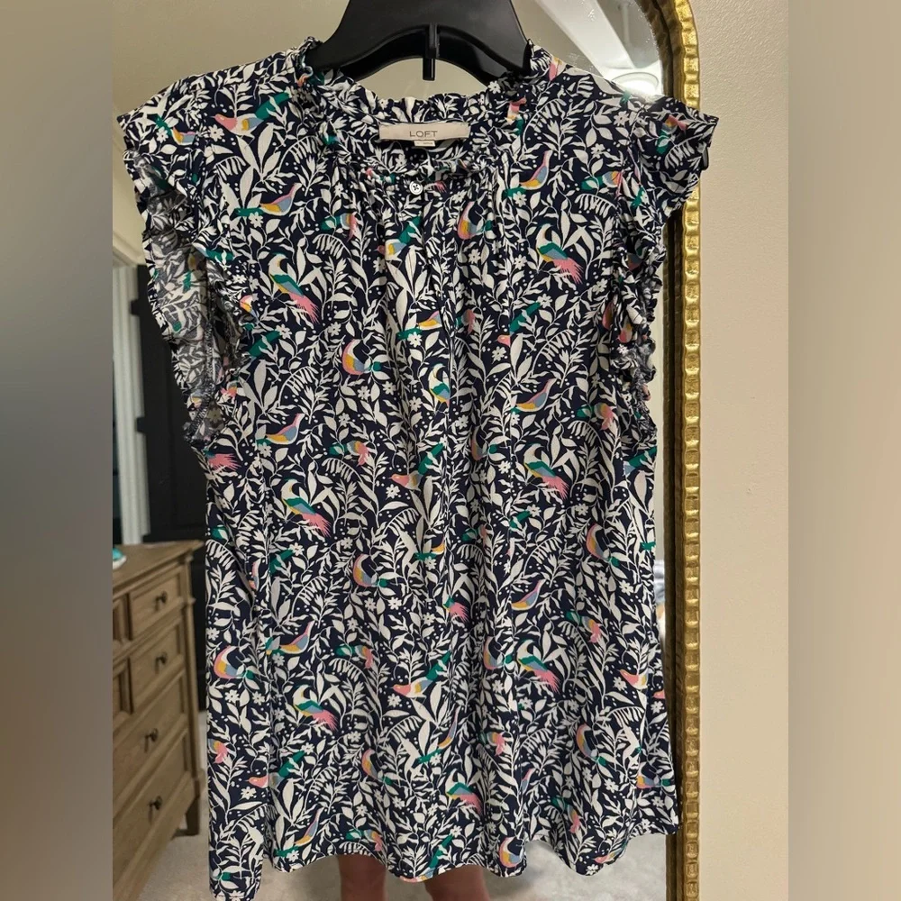 LOFT Navy and White Leaf Pattern Blouse size L - Picture 1 of 5